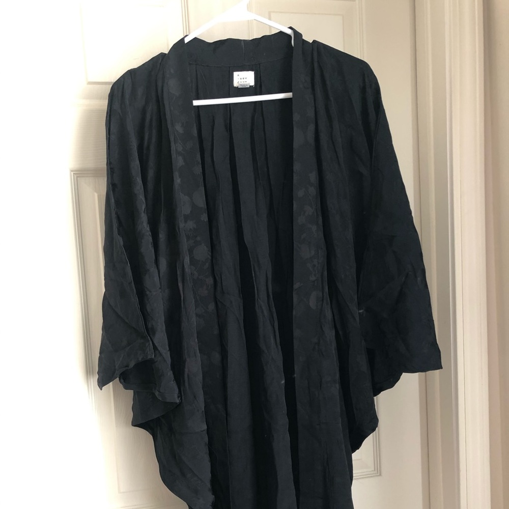 A New Day kimono/shrug top